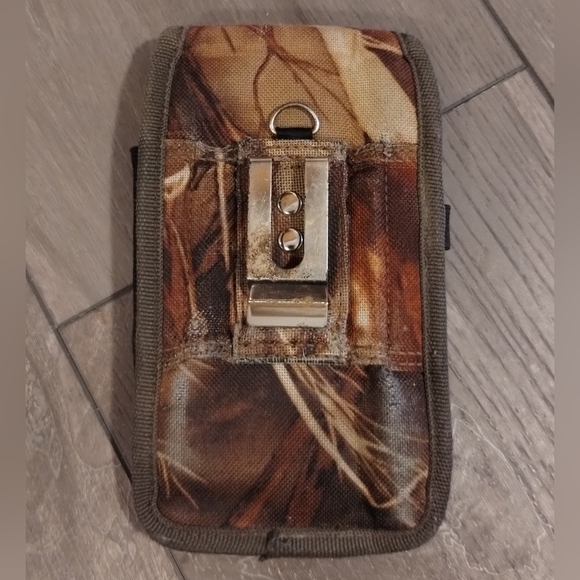Camouflage Phone Holster, Protective Soft Carrying Case, Attaches To Belt Loop - Picture 8 of 9